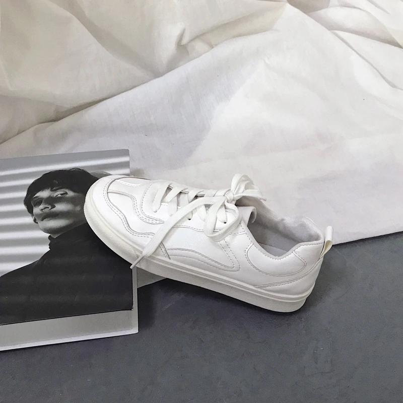 2021 Summer New Sneakers Women Round Toe PU Leather solid color Lace-Up Closure Ladies Casual Flats Shoes White Handmade
2021 Summer New Sneakers Women Round Toe PU Leather solid color Lace-Up Closure Ladies Casual Flats Shoes White Handmade