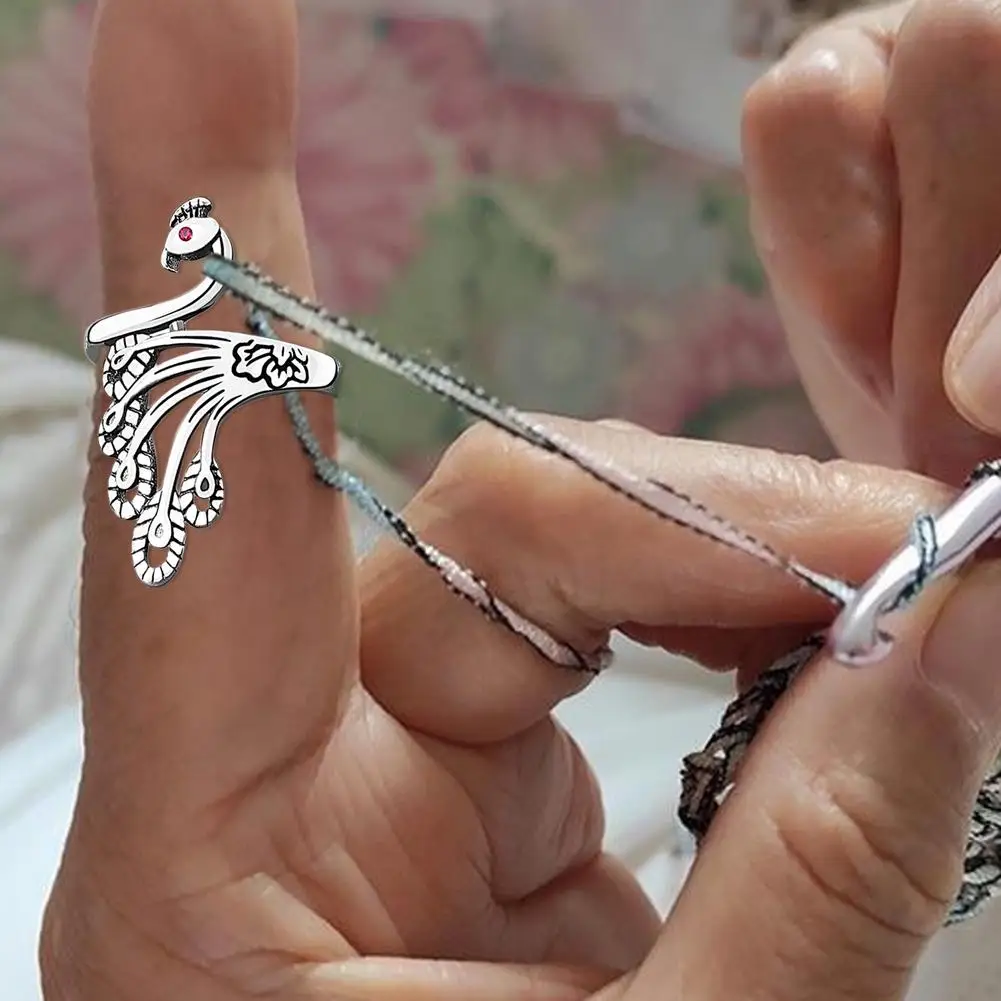 Knitted Ring Knitting Crochet Loops DIY Fish Shape Embossed Retro Silver-plated Handmade Copper Ring
Knitted Ring Knitting Crochet Loops DIY Fish Shape Embossed Retro Silver-plated Handmade Copper Ring