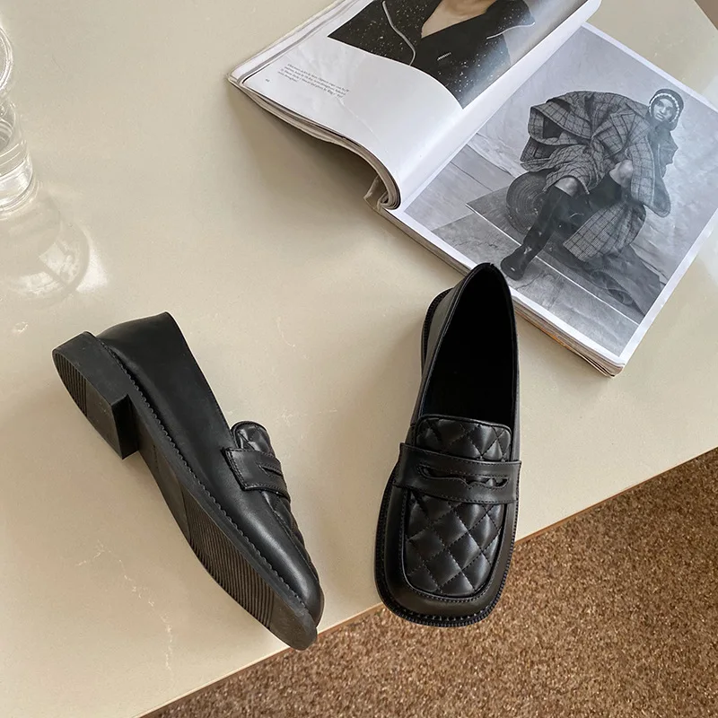 Women Shoes Autumn Round Toe Low Heels Shallow Mouth Casual Female Sneakers All-Match Flats Loafers With Fur Modis Soft Oxfords 
Women Shoes Autumn Round Toe Low Heels Shallow Mouth Casual Female Sneakers All-Match Flats Loafers With Fur Modis Soft Oxfords