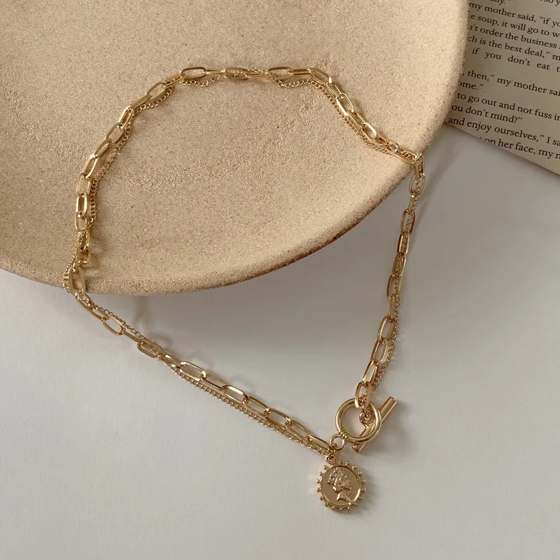 2021 Queen Crown Portrait Necklace Vintage Fashion Chain Pendant Necklaces For Women Jewelry On The Neck Sets Gothic Choker Gift
2021 Queen Crown Portrait Necklace Vintage Fashion Chain Pendant Necklaces For Women Jewelry On The Neck Sets Gothic Choker Gift