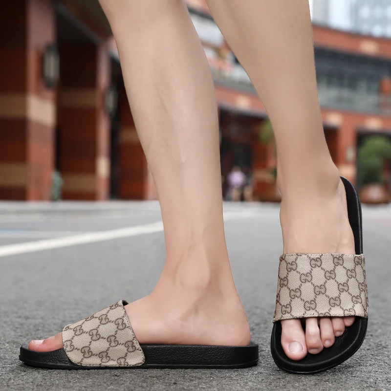 Men's luxury slippers 2021 new summer breathable fashion beach shoes men's and women's general couple designer indoor slippers
Men's luxury slippers 2021 new summer breathable fashion beach shoes men's and women's general couple designer indoor slippers