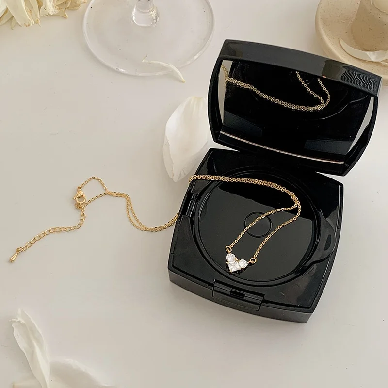 Fashion Jewelry Heart Pendant Necklace 2021 New Design High Quality AAA zircon Chain Necklace For Girl Lady Gifts
Fashion Jewelry Heart Pendant Necklace 2021 New Design High Quality AAA zircon Chain Necklace For Girl Lady Gifts
