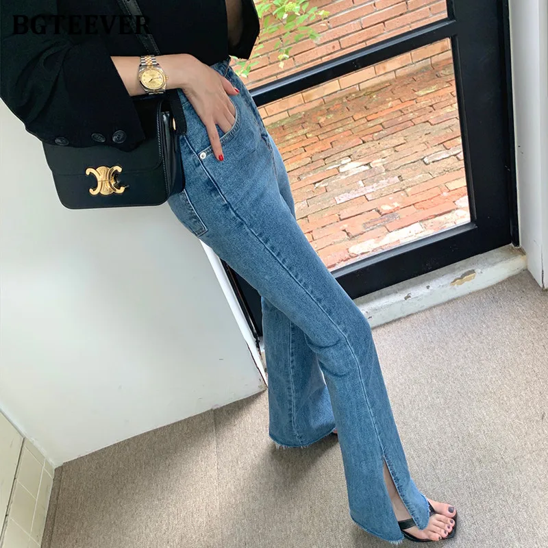 BGTEEVER New Fashion Women Double Button Flare Jeans Pants High Waist Stretched Side Split Female Denim Blue Trouser 2021 Spring
BGTEEVER New Fashion Women Double Button Flare Jeans Pants High Waist Stretched Side Split Female Denim Blue Trouser 2021 Spring