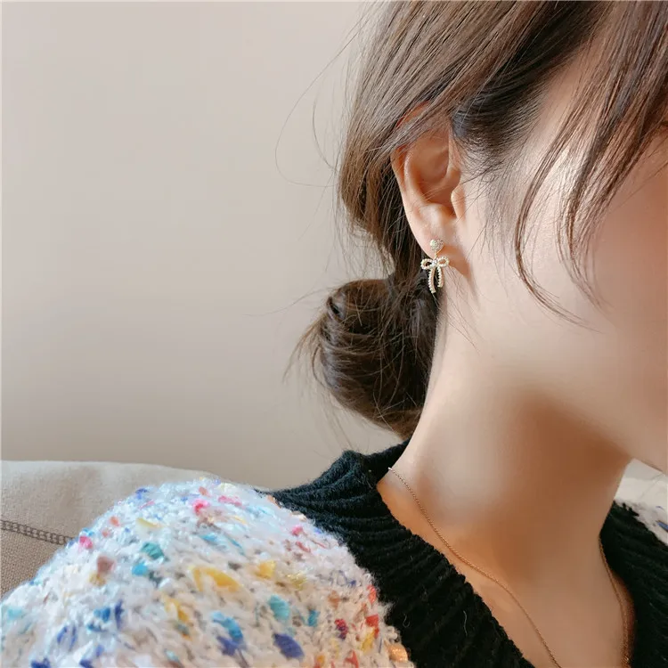 New Stylish Light Luxury Bowknot Earring S925 Silver Needles Drop Earrings Sweet Wind Long Hair Ear Jewelry Tide For Wife's Gift
New Stylish Light Luxury Bowknot Earring S925 Silver Needles Drop Earrings Sweet Wind Long Hair Ear Jewelry Tide For Wife's Gift