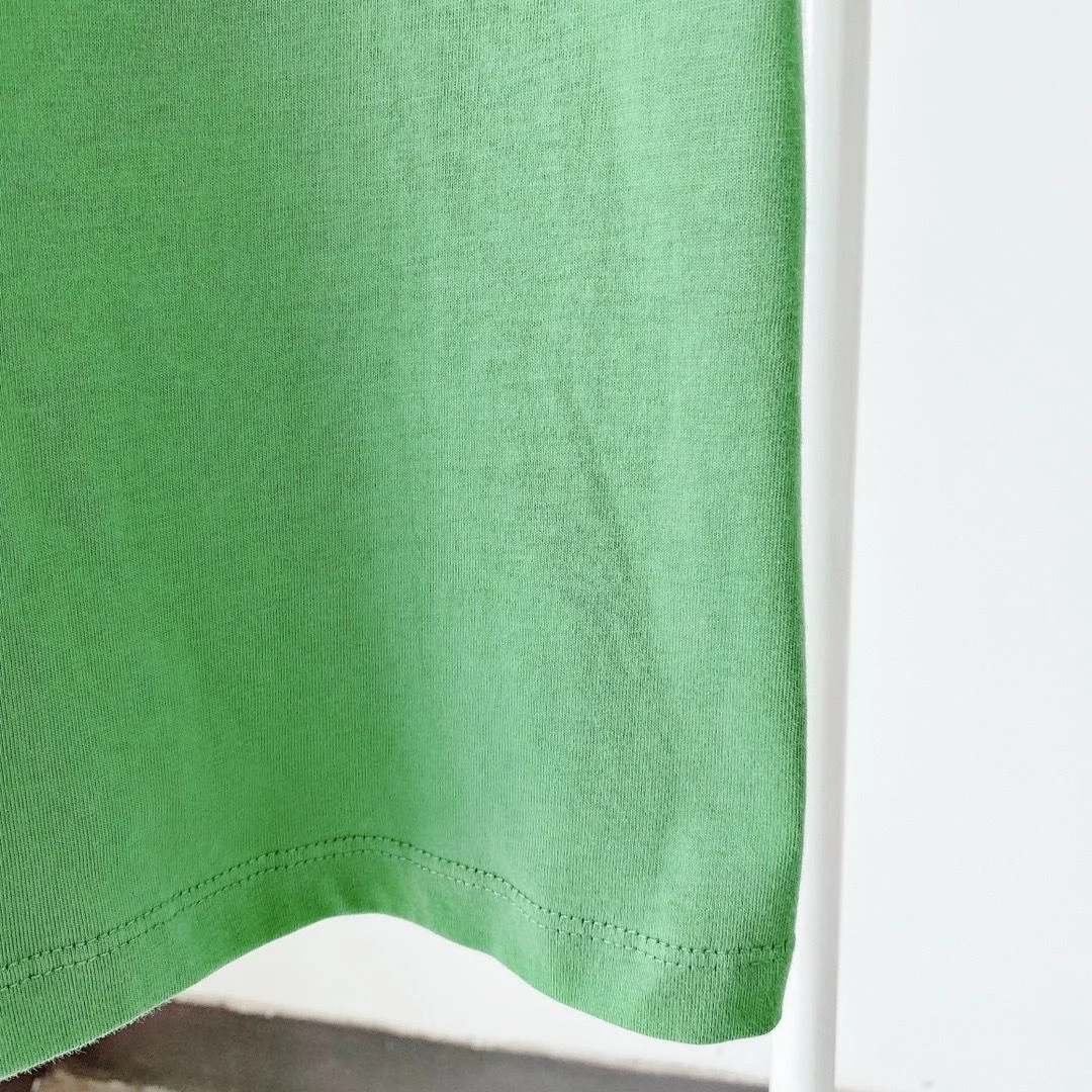 2021 Summer New Woman green T-shirt Round Neck Letters Flocking Print Fashion Tshirts Tees
2021 Summer New Woman green T-shirt Round Neck Letters Flocking Print Fashion Tshirts Tees