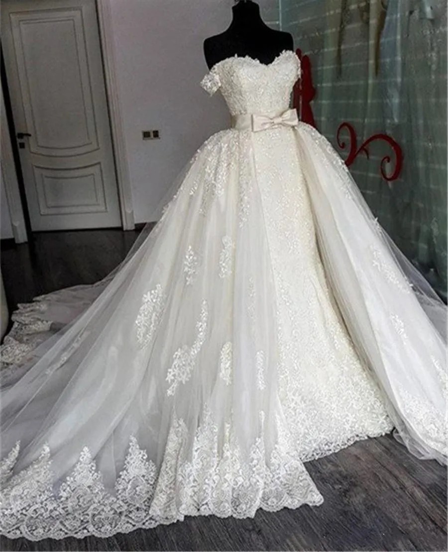 Sexy Sweetheart Lace Mermaid Wedding Dresses Removable Train Applique Lace Bridal Gowns with Detachable Skirt Wedding Gowns
Sexy Sweetheart Lace Mermaid Wedding Dresses Removable Train Applique Lace Bridal Gowns with Detachable Skirt Wedding Gowns