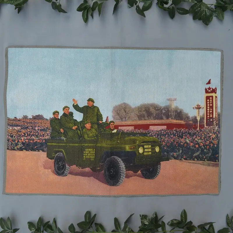 Exquisite silk embroidered Thangka military portrait of Mao Zedong during the Cultural Revolution
Exquisite silk embroidered Thangka military portrait of Mao Zedong during the Cultural Revolution