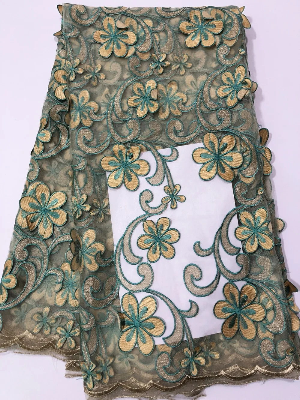 African Lace Fabric 2020 Embroidered Nigerian Laces Fabric Bridal High Quality French Tulle Lace Fabric For Wedding Party
African Lace Fabric 2020 Embroidered Nigerian Laces Fabric Bridal High Quality French Tulle Lace Fabric For Wedding Party