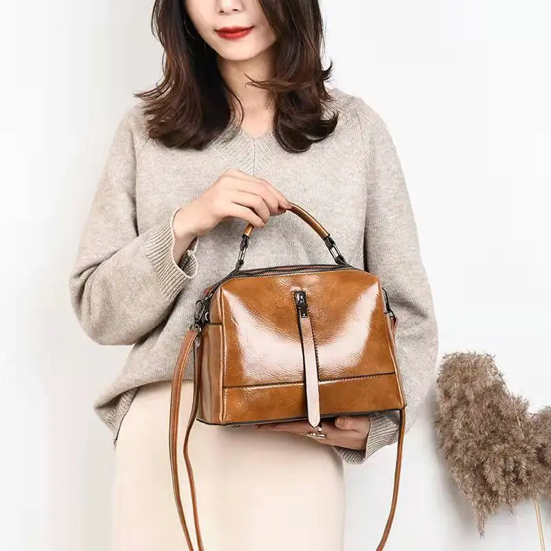 Retro Soft Leather Bag New Fashion Solid Color Messenger Bag Simple And Versatile Ladies Shoulder Bag Designer Luxury HandBag 
Retro Soft Leather Bag New Fashion Solid Color Messenger Bag Simple And Versatile Ladies Shoulder Bag Designer Luxury HandBag