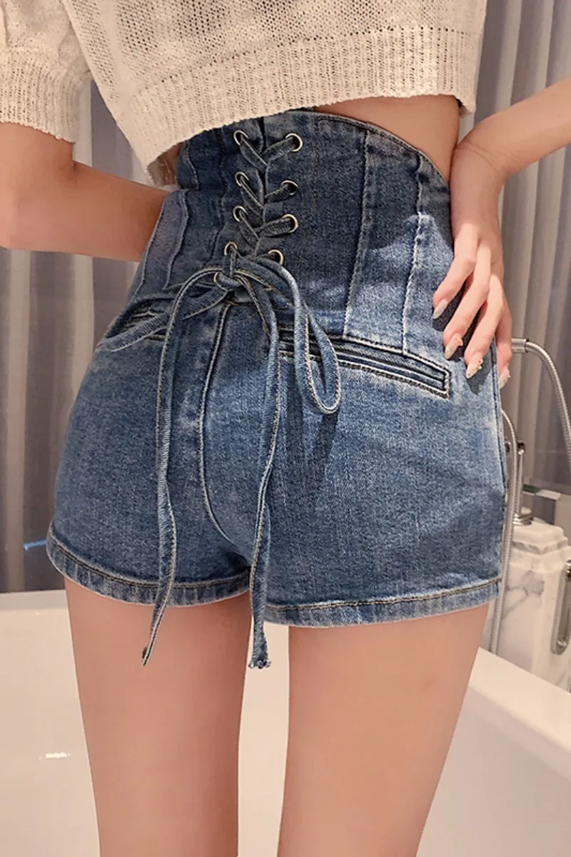 2020 Summer waist slimming high waist sexy outer wear straps tight-fitting bag hip denim shorts
2020 Summer waist slimming high waist sexy outer wear straps tight-fitting bag hip denim shorts