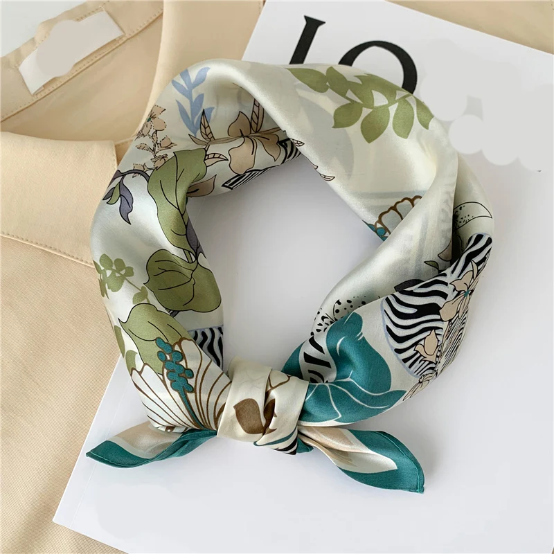 2021 Design Print Small Scarf for Lady 100% Pure Silk Hairband Neck Scarves Tie Women Foulard Bandana Spring Summer Kerchief
2021 Design Print Small Scarf for Lady 100% Pure Silk Hairband Neck Scarves Tie Women Foulard Bandana Spring Summer Kerchief