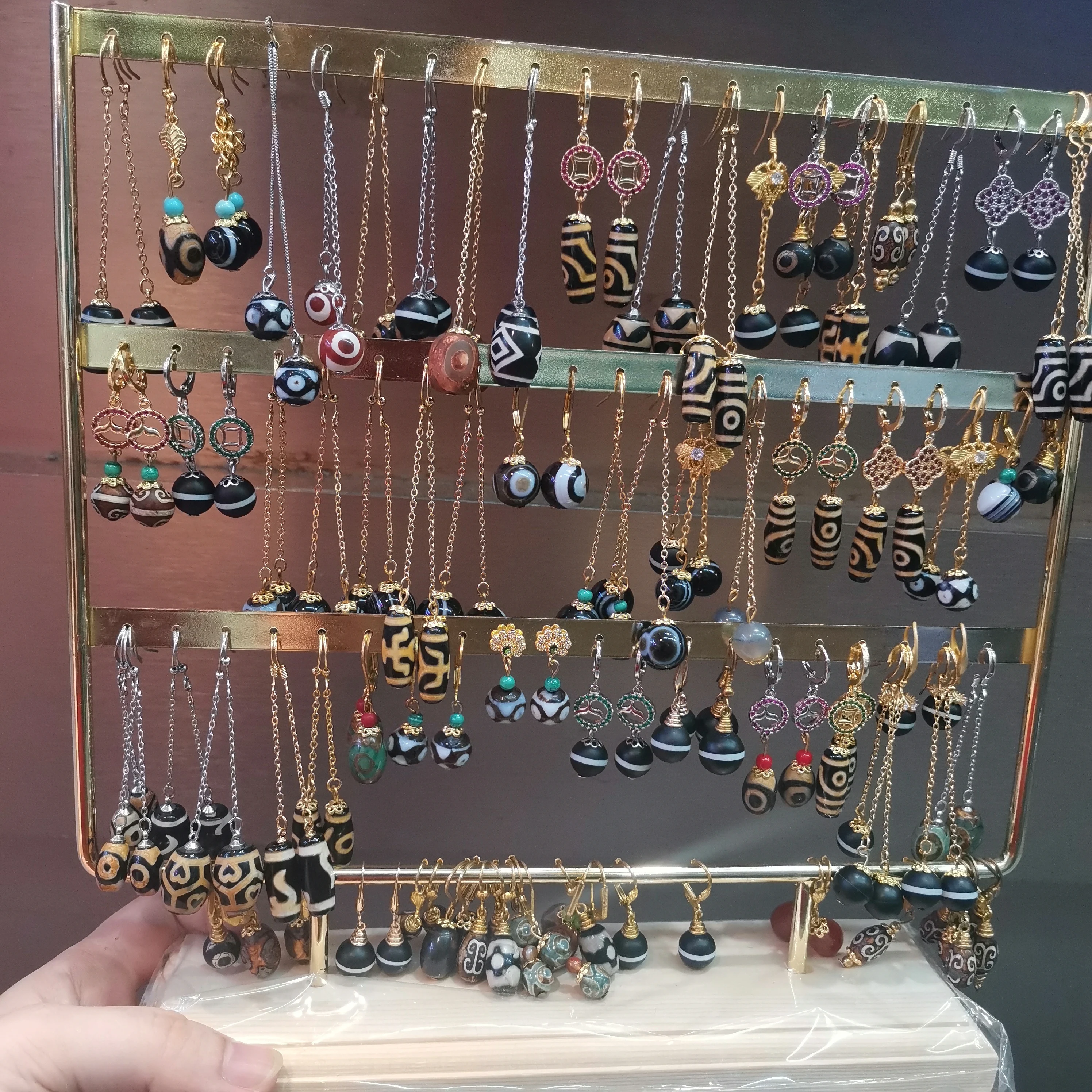 8pcs/lot 14K gold coated natural agate dzi bead earrings hook pendant Live ethnic fashion A variety of styles wholesale jewelry
8pcs/lot 14K gold coated natural agate dzi bead earrings hook pendant Live ethnic fashion A variety of styles wholesale jewelry