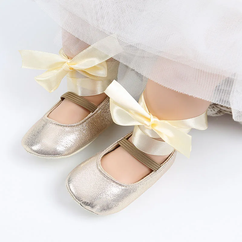 New 0-12M Baby Girls Solid Color Cute Breathable Princess Toddler Shoes Infant Comfortable and Soft Outing Shoes with Headwear 
New 0-12M Baby Girls Solid Color Cute Breathable Princess Toddler Shoes Infant Comfortable and Soft Outing Shoes with Headwear