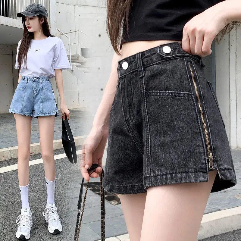 Denim shorts women's loose 2021 new summer thin black gray A-line high waist slim Korean wide leg hot pants
Denim shorts women's loose 2021 new summer thin black gray A-line high waist slim Korean wide leg hot pants