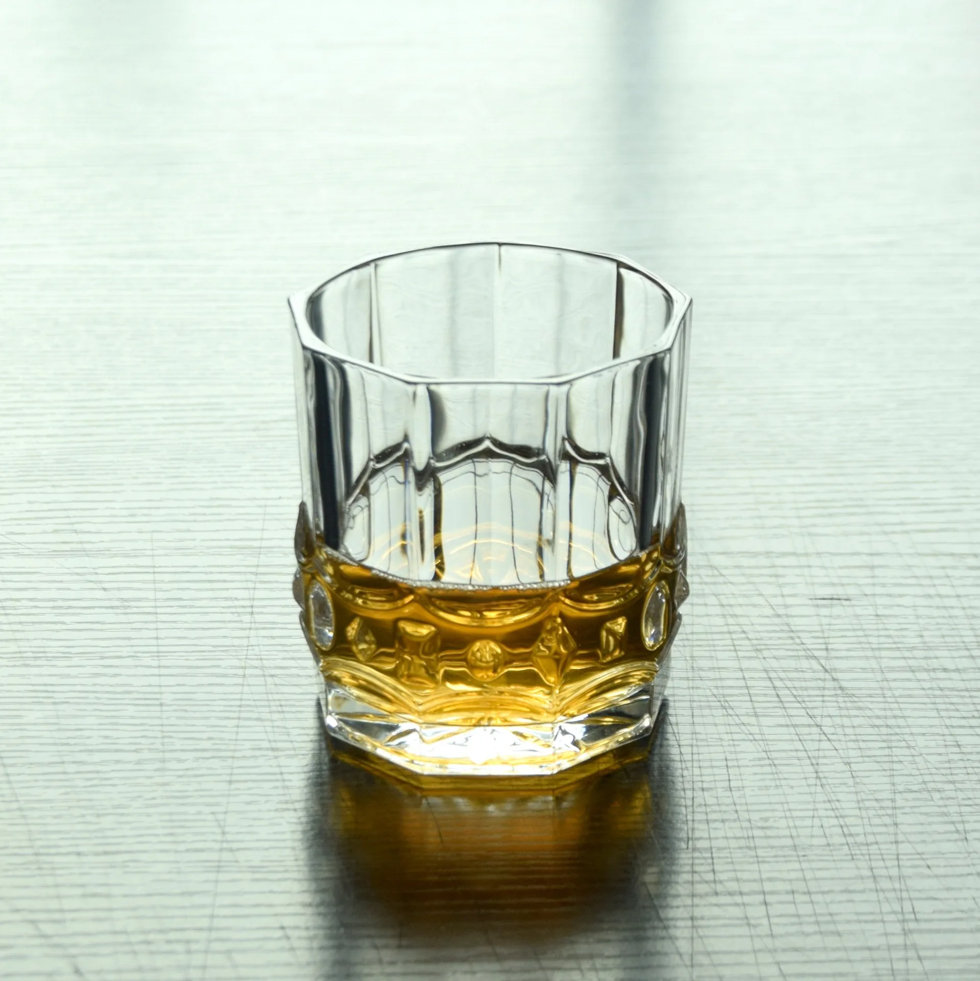2 Pcs/lot luxury fashion home lead-free whiskey glass high quality party club wine glass cup for whiskey 0901-66
2 Pcs/lot luxury fashion home lead-free whiskey glass high quality party club wine glass cup for whiskey 0901-66