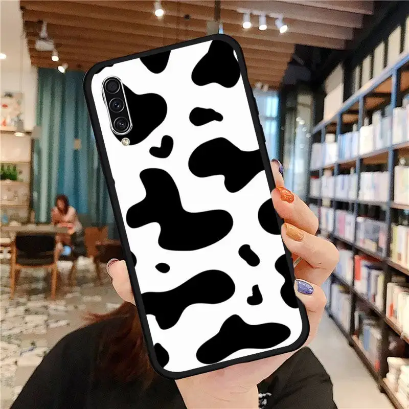 White Black Cow Symbol Phone Case For Samsung galaxy S 21 20 10 8 A 50 21s 51 71 70 40 20 20e note 10 plus Ultra 5g fe
White Black Cow Symbol Phone Case For Samsung galaxy S 21 20 10 8 A 50 21s 51 71 70 40 20 20e note 10 plus Ultra 5g fe