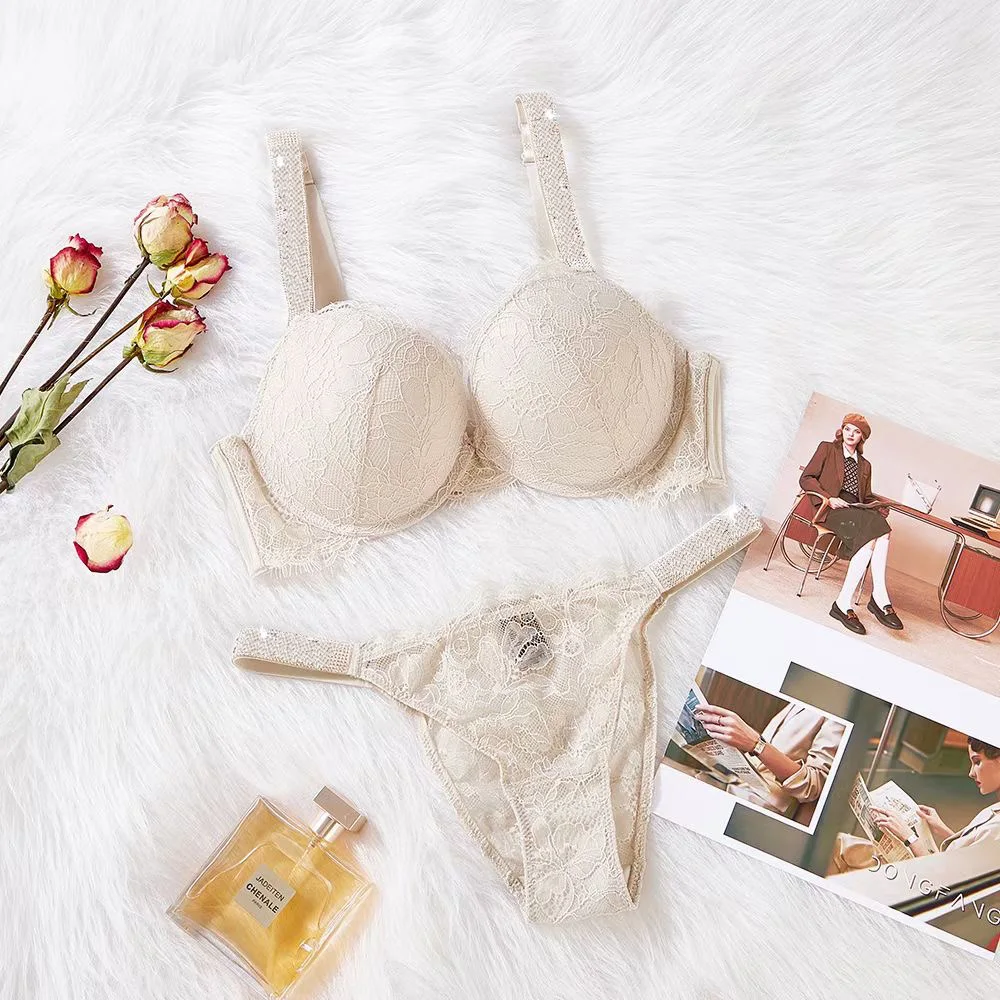 2021 Lingerie Sexy Lace Rhinestone letters Bras Set Ladies Underwear Push Up Large Size Lingerie Plus Underwear BCD Cup Bra Sets 
2021 Lingerie Sexy Lace Rhinestone letters Bras Set Ladies Underwear Push Up Large Size Lingerie Plus Underwear BCD Cup Bra Sets