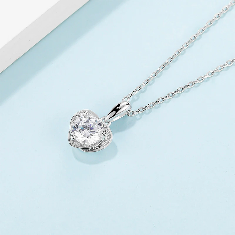 Knobspin 100% 925 Sterling Silver Real 1 Carat D Color Moissanite Wedding Heart Flower Pendant Necklace For Women Fine Jewelry
Knobspin 100% 925 Sterling Silver Real 1 Carat D Color Moissanite Wedding Heart Flower Pendant Necklace For Women Fine Jewelry