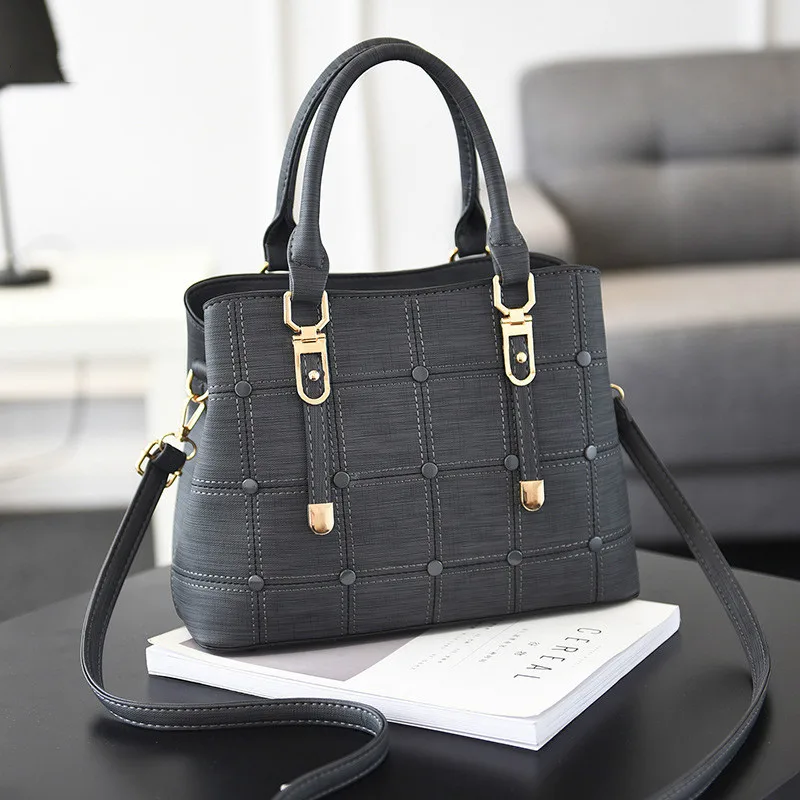 PU Leather Large Capacity Woman Handbag Grid Shoulder Bag Fashion Casual Designer Crossbody Bag Ladies PurseBag Women's Bag
PU Leather Large Capacity Woman Handbag Grid Shoulder Bag Fashion Casual Designer Crossbody Bag Ladies PurseBag Women's Bag