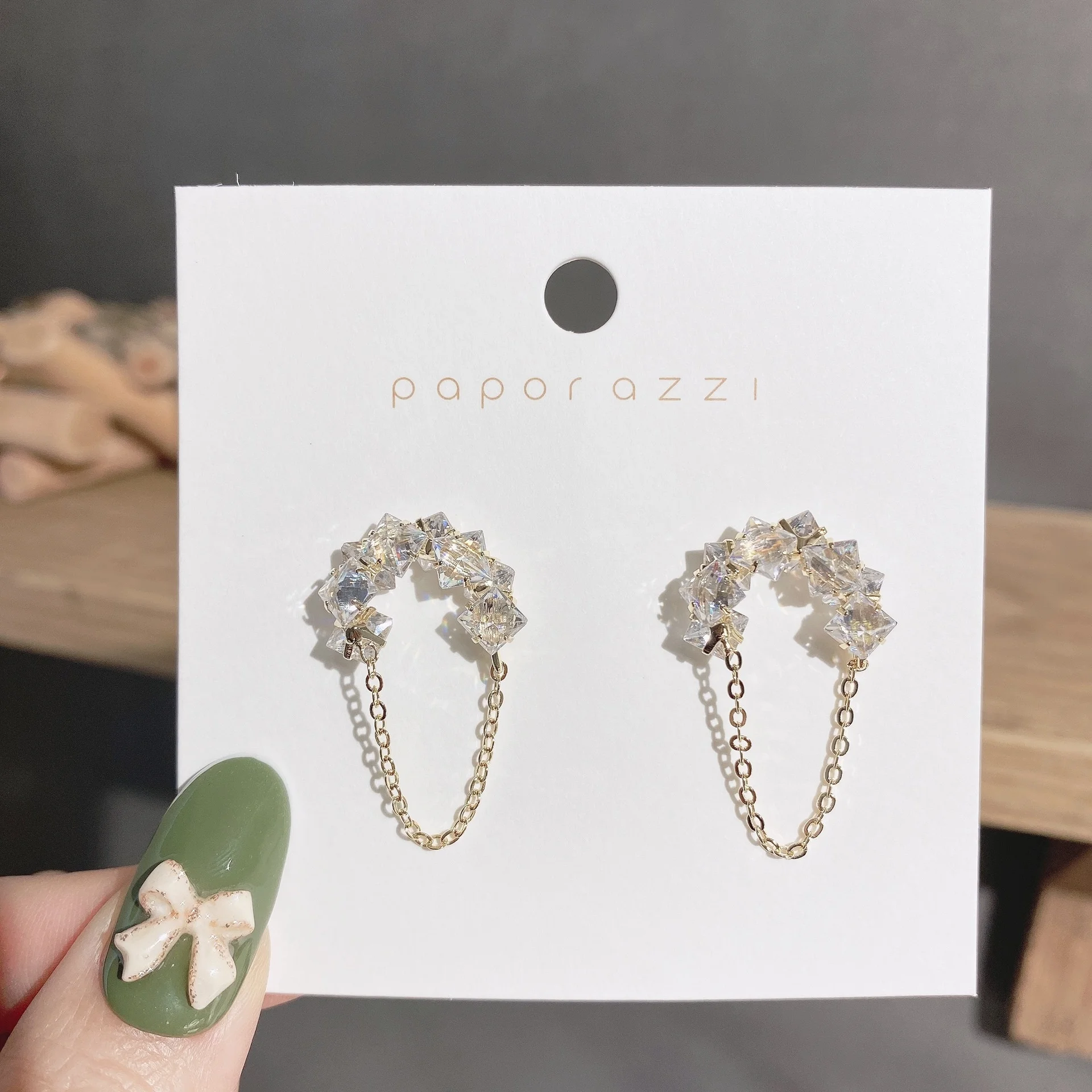 S925 Silver Needle Temperament Net Red Geometric Zircon Earrings Korean Simple Tassel Chain Earrings Fashion Female
S925 Silver Needle Temperament Net Red Geometric Zircon Earrings Korean Simple Tassel Chain Earrings Fashion Female