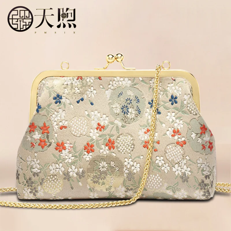 Handmade handbags Chinese style embroidery portable messenger bag ladies antique single shoulder bag
Handmade handbags Chinese style embroidery portable messenger bag ladies antique single shoulder bag