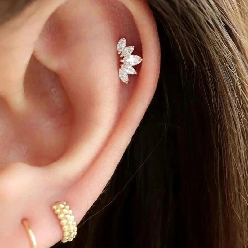 Серьги-гвоздики женские из серебра 925 пробы с овальными фианитами
Серьги-гвоздики женские из серебра 925 пробы с овальными фианитами