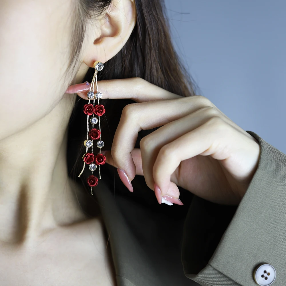 Rose Flower Earrings Korea Dongdaemun Simple Long Tassel Pendant Earrings Tide Net Red Wild Earrings Exaggerated Female Jewelry
Rose Flower Earrings Korea Dongdaemun Simple Long Tassel Pendant Earrings Tide Net Red Wild Earrings Exaggerated Female Jewelry