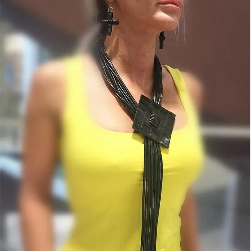 D&D Fashion Punk Leather Pendant Necklaces Handmade Ethnic Tribal Necklaces For Women Femme Jewelry
D&D Fashion Punk Leather Pendant Necklaces Handmade Ethnic Tribal Necklaces For Women Femme Jewelry