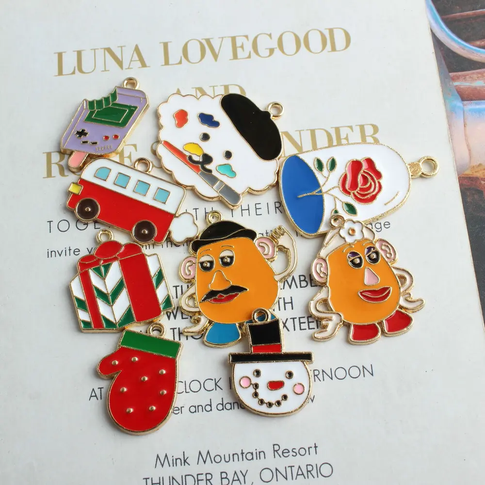 DIY Jewelry Findings Kawaii Colorful Enamel Alloy Charms 50pcs Cute Bus Gift Box Snowman Glove Ice Cream Rose Flower Man Pendant
DIY Jewelry Findings Kawaii Colorful Enamel Alloy Charms 50pcs Cute Bus Gift Box Snowman Glove Ice Cream Rose Flower Man Pendant