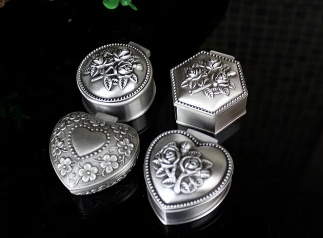 Ретро оловянные украшения, коробка, маленькие Ретро Серебряные оловянные украшения, коробка для хранения колец, коробка в форме сердца, кру...
Ретро оловянные украшения, коробка, маленькие Ретро Серебряные оловянные украшения, коробка для хранения колец, коробка в форме сердца, кру...