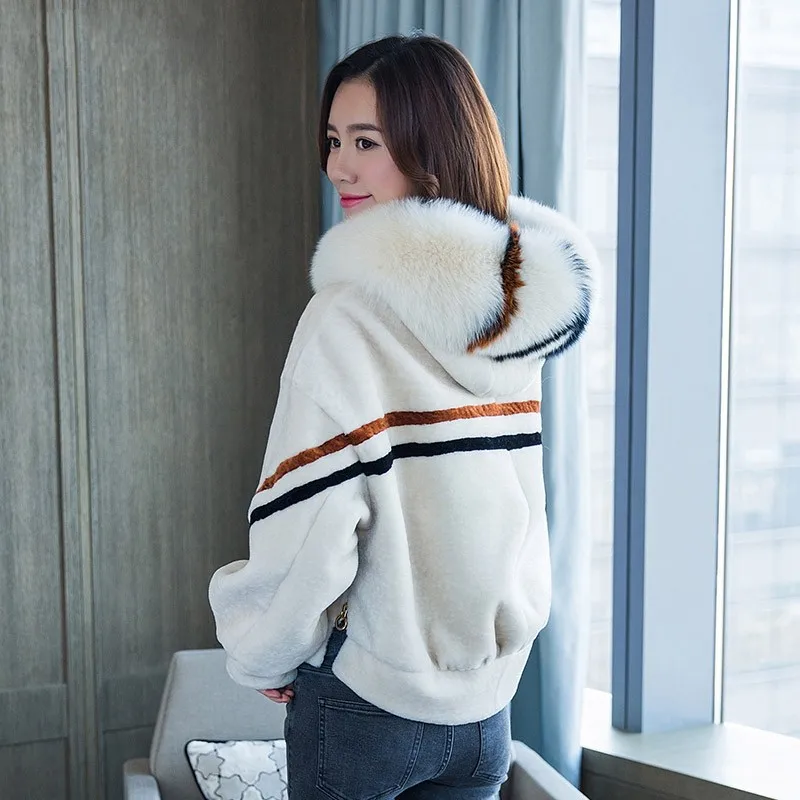 New Hooded Real Fur Coat 2021 Winter Coat Women Fox Fur Collar Shearling Jacket Lamb Fur Jacket Korean Slim Short Overcoat Women
New Hooded Real Fur Coat 2021 Winter Coat Women Fox Fur Collar Shearling Jacket Lamb Fur Jacket Korean Slim Short Overcoat Women