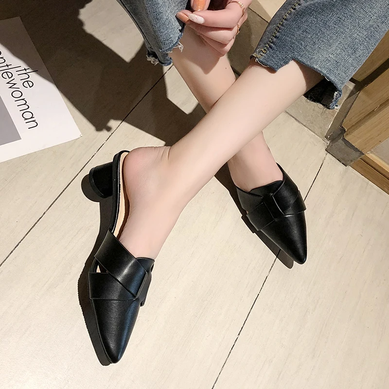 Slippers Women Summer Low Female Shoes Slides Pointed Toe Square heel Fashion Mules Sexy 2021 Cover Flat Block Luxury Rome Hoof
Slippers Women Summer Low Female Shoes Slides Pointed Toe Square heel Fashion Mules Sexy 2021 Cover Flat Block Luxury Rome Hoof