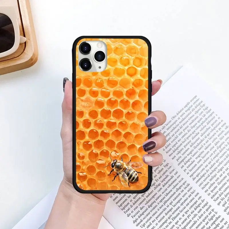 Bumble Bee Honeycomb pattern Phone Case for iPhone 11 12 pro XS MAX 8 7 6 6S Plus X 5S SE 2020 XR Luxury brand shell funda coque
Bumble Bee Honeycomb pattern Phone Case for iPhone 11 12 pro XS MAX 8 7 6 6S Plus X 5S SE 2020 XR Luxury brand shell funda coque