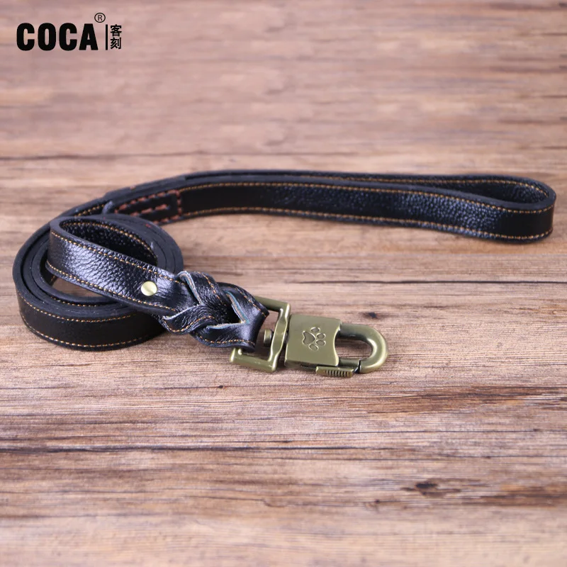 Coca customer carved double-sided leather button flower lock cow leather pet traction belt leather dog rope length 120cm * width 
Coca customer carved double-sided leather button flower lock cow leather pet traction belt leather dog rope length 120cm * width
