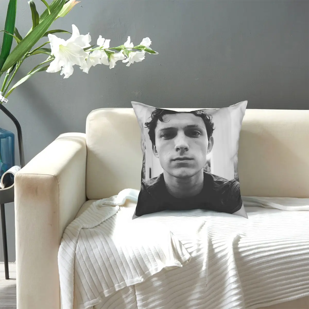 Tom Holland Cool Black Throw Pillow Cover Cushions for Sofa Vintage Pillowcover Home Decor
Tom Holland Cool Black Throw Pillow Cover Cushions for Sofa Vintage Pillowcover Home Decor