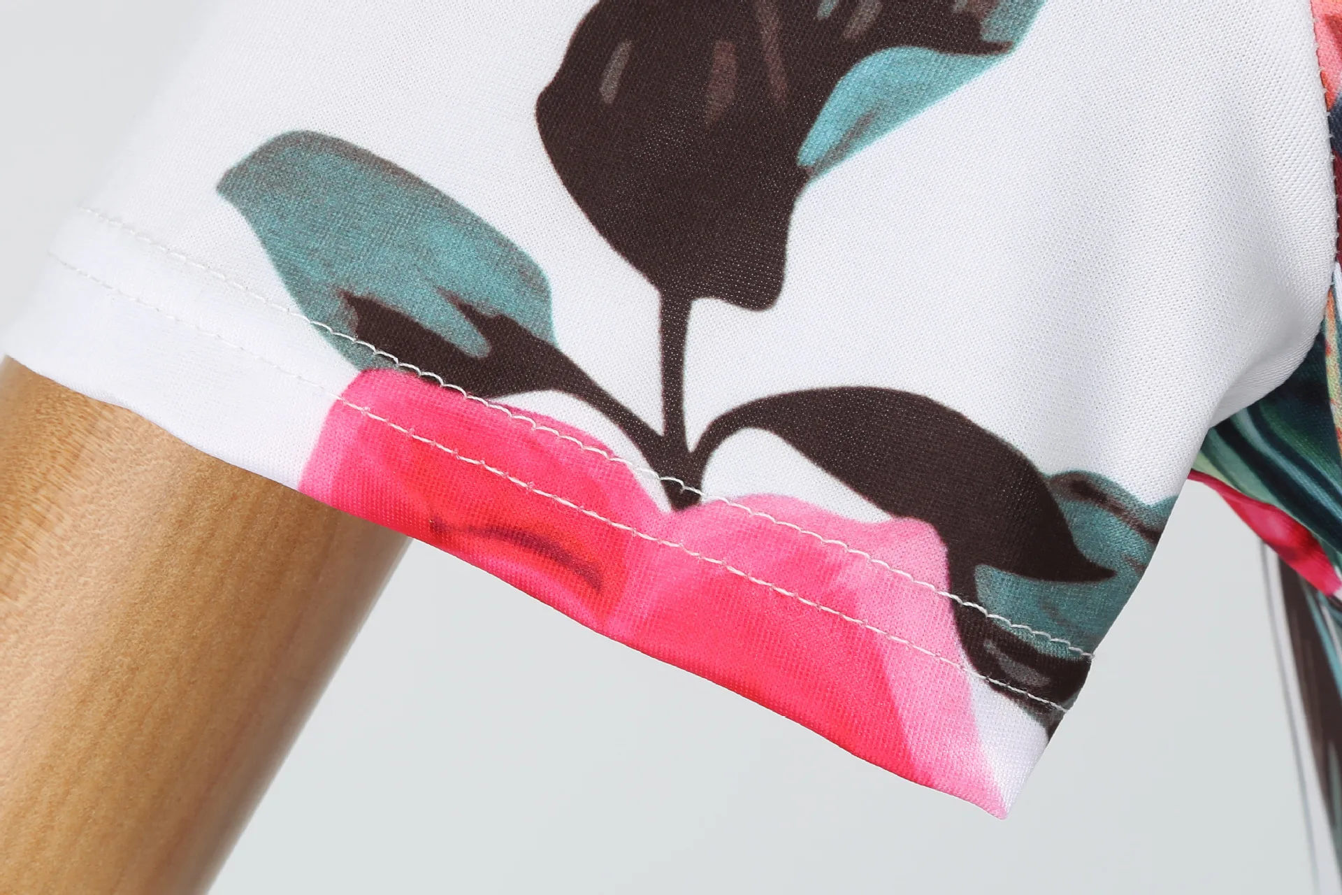 Women Hollow Out O-neck Long Dress Vintage Floral Print High Waist Elastic Elegant Boho Robe Maxi Dreses Summer Plus Size S-5XL
Women Hollow Out O-neck Long Dress Vintage Floral Print High Waist Elastic Elegant Boho Robe Maxi Dreses Summer Plus Size S-5XL