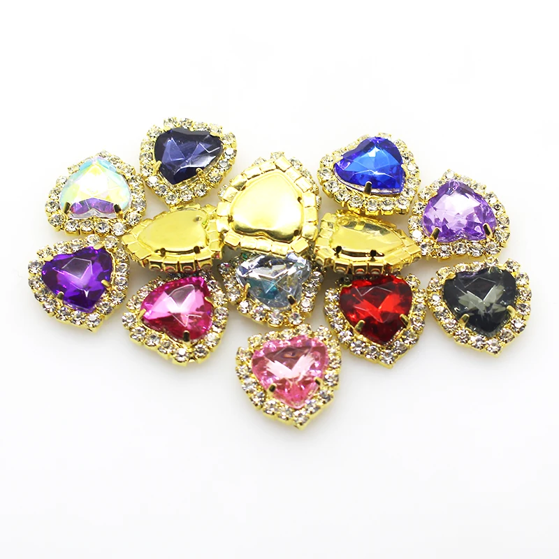 New 10Pcs/Lot Gold Rhinestones Heart Flatback Buttons Handwork Decoration Greeting Card Ribbon 18MM Sewing Wedding Accessories
New 10Pcs/Lot Gold Rhinestones Heart Flatback Buttons Handwork Decoration Greeting Card Ribbon 18MM Sewing Wedding Accessories
