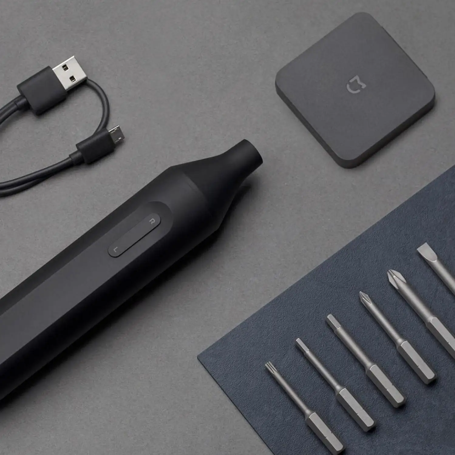 Xiaomi Mijia Integrated Electric/Manual Screwdriver Automatic Integrated 1500mAh USB Rechargeable W/6 S2 Screw Bits Set
Xiaomi Mijia Integrated Electric/Manual Screwdriver Automatic Integrated 1500mAh USB Rechargeable W/6 S2 Screw Bits Set