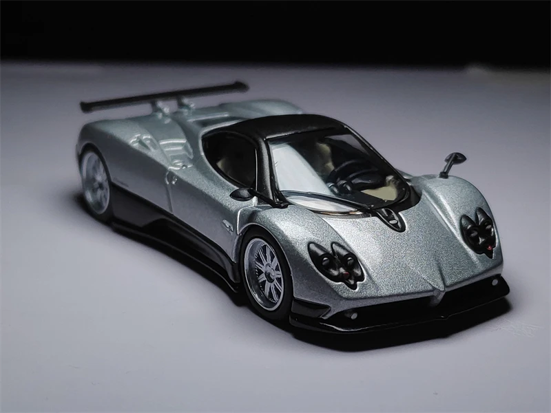 HeyToys Mini GT 1/64 305 Pagani Zonda F Silver DieCast Model Collection Limited Edition
HeyToys Mini GT 1/64 305 Pagani Zonda F Silver DieCast Model Collection Limited Edition