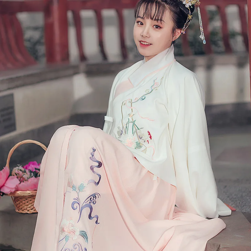 Традиционный костюм ханьфу в китайском стиле для весны и осени, для взрослых и студенток, набор для фотографий с вышивкой 
Традиционный костюм ханьфу в китайском стиле для весны и осени, для взрослых и студенток, набор для фотографий с вышивкой