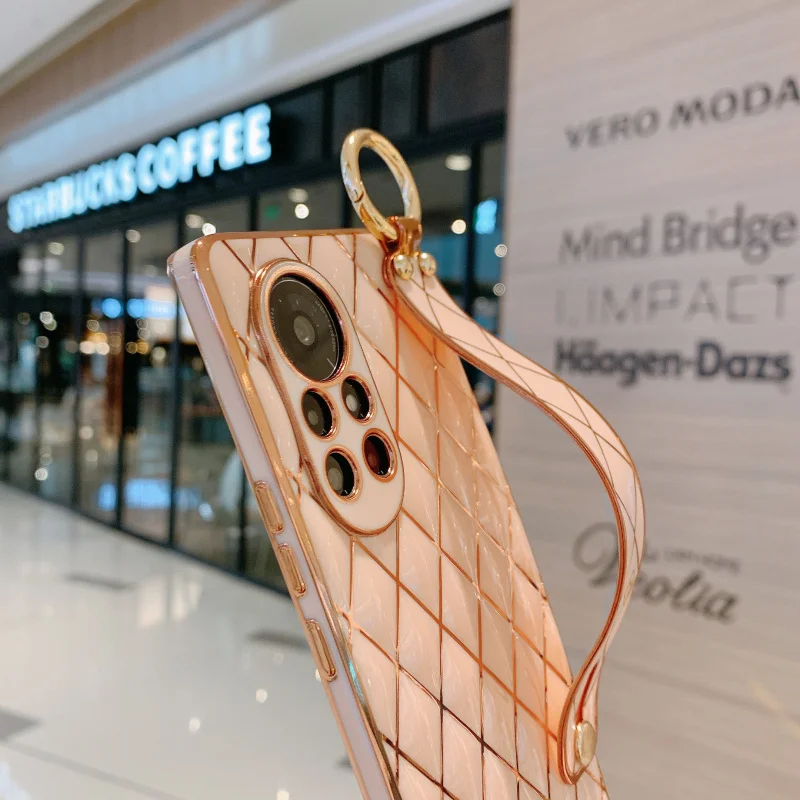 Luxury Gold Plating Case For Samsung Galaxy A52 A72 A12 S21Plus Wrist Strap Holder Shockproof Soft Phone Cover Shell
Luxury Gold Plating Case For Samsung Galaxy A52 A72 A12 S21Plus Wrist Strap Holder Shockproof Soft Phone Cover Shell