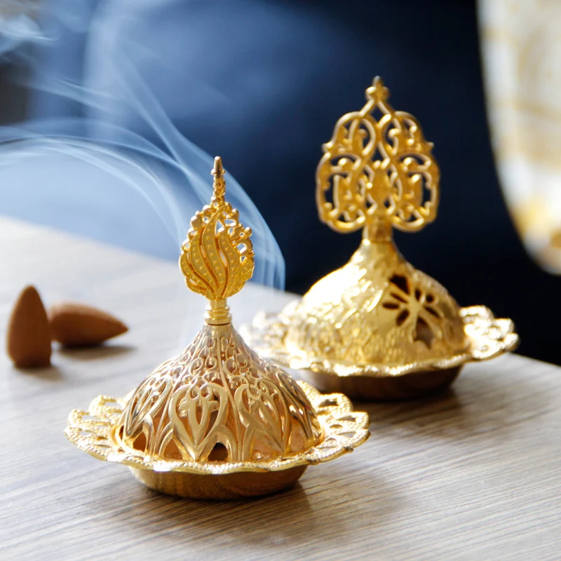 Creative Arabic Incense Burner Golden Luxury Metal Ornaments Incense Burner Aromatherapy Indoor Porta Incienso Home Decor DF50XX
Creative Arabic Incense Burner Golden Luxury Metal Ornaments Incense Burner Aromatherapy Indoor Porta Incienso Home Decor DF50XX