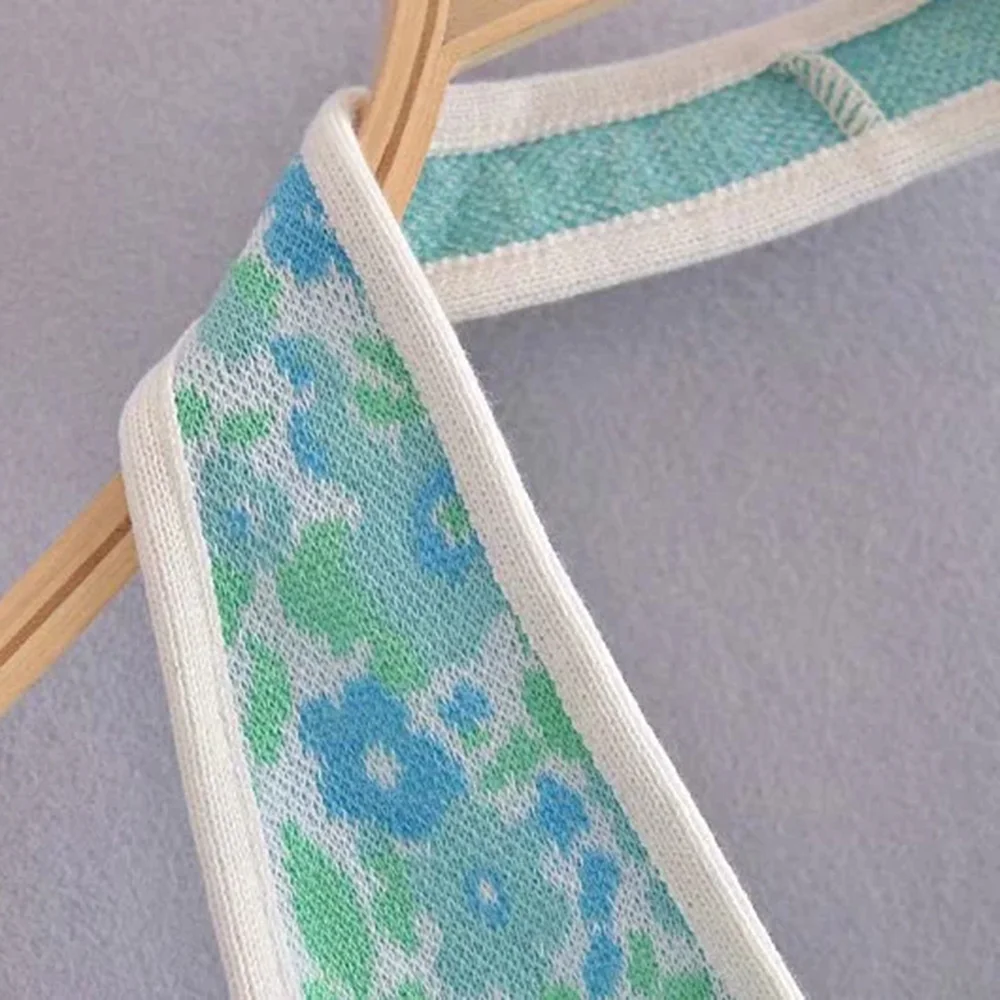 XEASY 2021 Summer y2k Women vintage Blue flowers Sexy Sweet Backless Tank Top Female Casual Short Halter Knitted Pullover
XEASY 2021 Summer y2k Women vintage Blue flowers Sexy Sweet Backless Tank Top Female Casual Short Halter Knitted Pullover