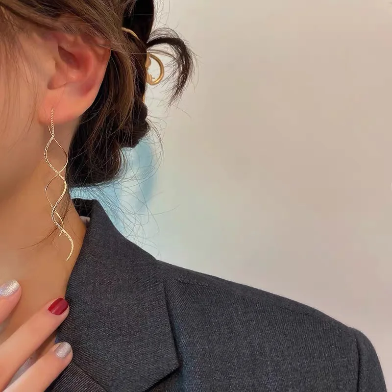S925 Silver Needle New High-end Long Tassel Personality Retro Creative Temperament Design Ear Jewelry
S925 Silver Needle New High-end Long Tassel Personality Retro Creative Temperament Design Ear Jewelry