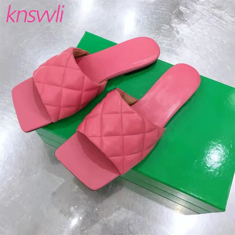 2021 Brand Shoes Flat Women Slippers Rhombus Leather Mules Beach Shoes Summer Ladies Slides Square Toe Runway Sandals Woman
2021 Brand Shoes Flat Women Slippers Rhombus Leather Mules Beach Shoes Summer Ladies Slides Square Toe Runway Sandals Woman