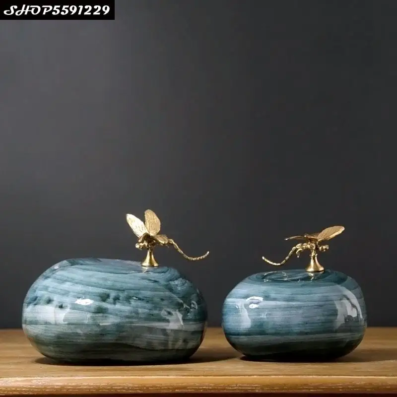 Nordic Ceramic Luxury Dragonfly Decoration Model Room Living Room Bookcase Wine Cabinet Furnishing Home Decoration Accessories
Nordic Ceramic Luxury Dragonfly Decoration Model Room Living Room Bookcase Wine Cabinet Furnishing Home Decoration Accessories