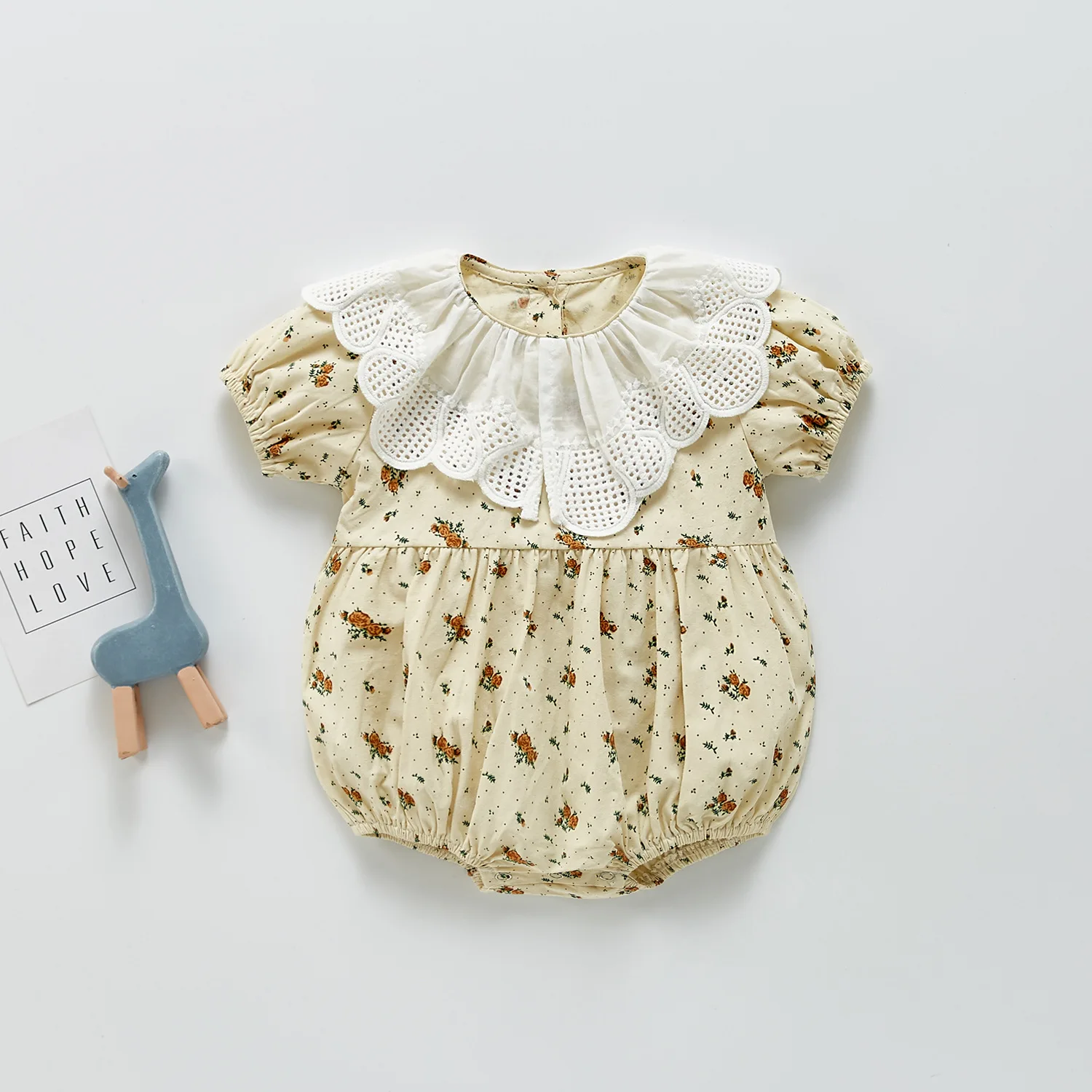 Yg Brand children's clothing 2021 summer floral Jumpsuit girls' harlottie baby foreign style lace Lapel bag
Yg Brand children's clothing 2021 summer floral Jumpsuit girls' harlottie baby foreign style lace Lapel bag