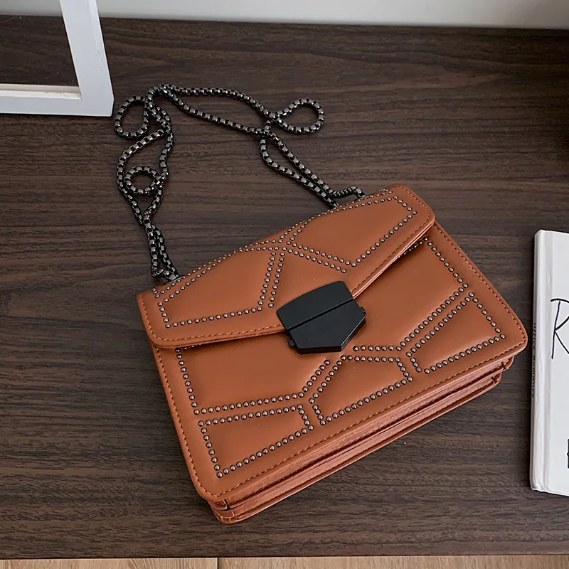 Bag Women's Bag 2019 Autumn and Winter New Fashion Oblique Satchel Single Shoulder Chain Small Square Bag Women Bag
Bag Women's Bag 2019 Autumn and Winter New Fashion Oblique Satchel Single Shoulder Chain Small Square Bag Women Bag