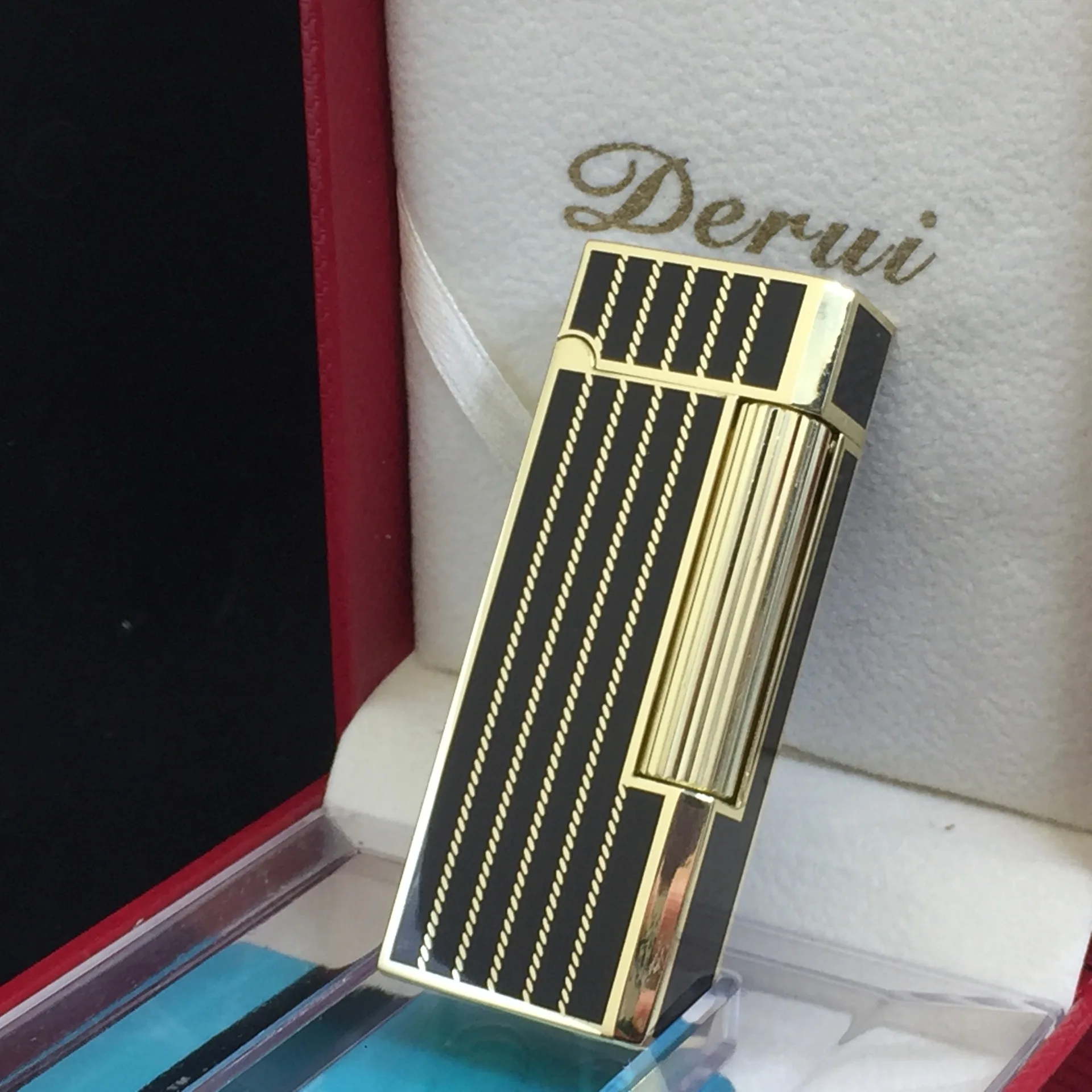 2020 Bussiness Gas Lighter Compact Jet Butane Engraving Metal Gas PING Bright Sound Cigarette lighter Inflated No Gas With Box
2020 Bussiness Gas Lighter Compact Jet Butane Engraving Metal Gas PING Bright Sound Cigarette lighter Inflated No Gas With Box