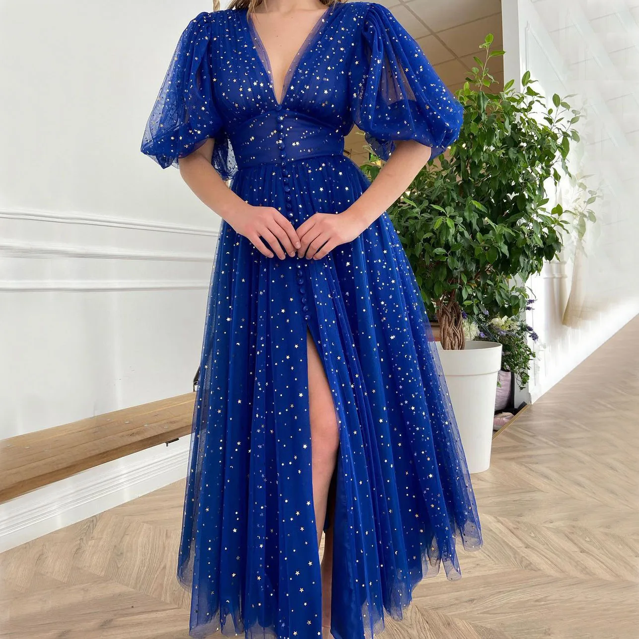 Vibrant Tulle Dress Lady Bubble Sleeves Summer Light Dresses 2022 Sequins Start Dress Dress With Slit Royal Blue Party Dress
Vibrant Tulle Dress Lady Bubble Sleeves Summer Light Dresses 2022 Sequins Start Dress Dress With Slit Royal Blue Party Dress
